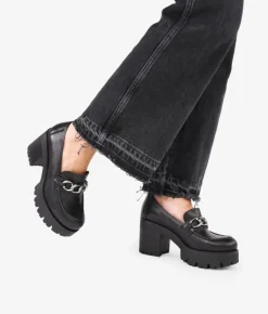 Bosanova Chaussures Et Mocassins | Mocassins en cuir noir avec chaîne