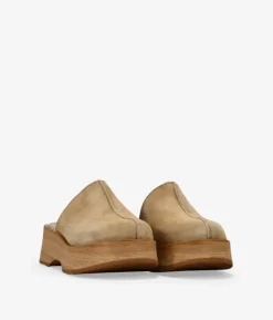 Bosanova Chaussures En Cuir | Sabots | Sabots en cuir sable avec semelles en bois