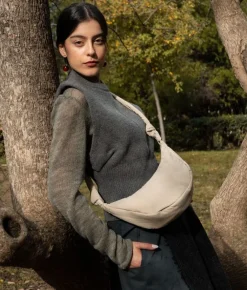 Bosanova Sacs À Bandoulière | Petits Sacs | Sac bandoulière arrondi beige avec fermeture éclair